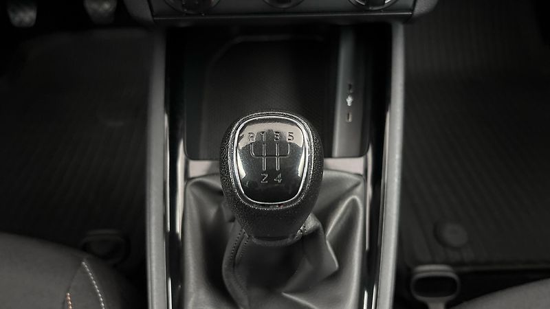 Škoda Scala 1.0 TSI Ambition - fotka 22 z 23