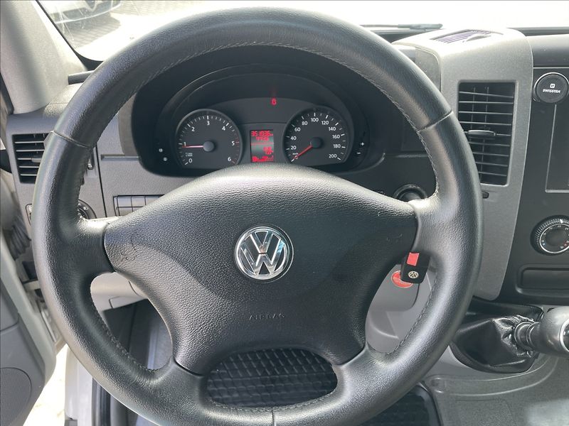 Volkswagen Crafter 2,0 TDi 120kw polointegrovaný - fotka 9 z 42