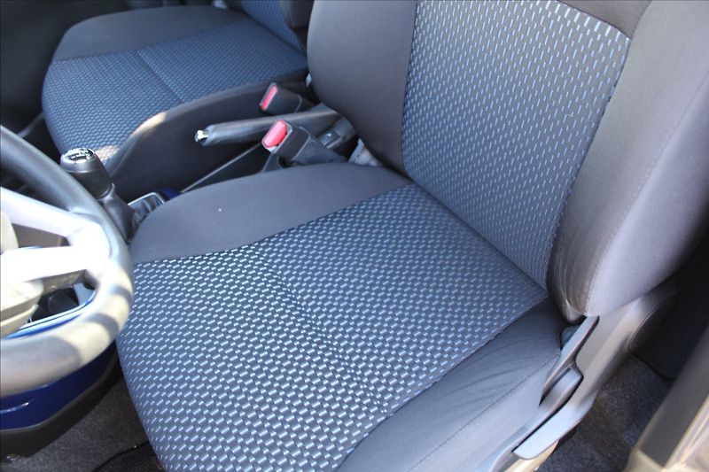 Suzuki Ignis 1,2 i  4x4,COMFORT,VÝHŘEVY - fotka 21 z 39