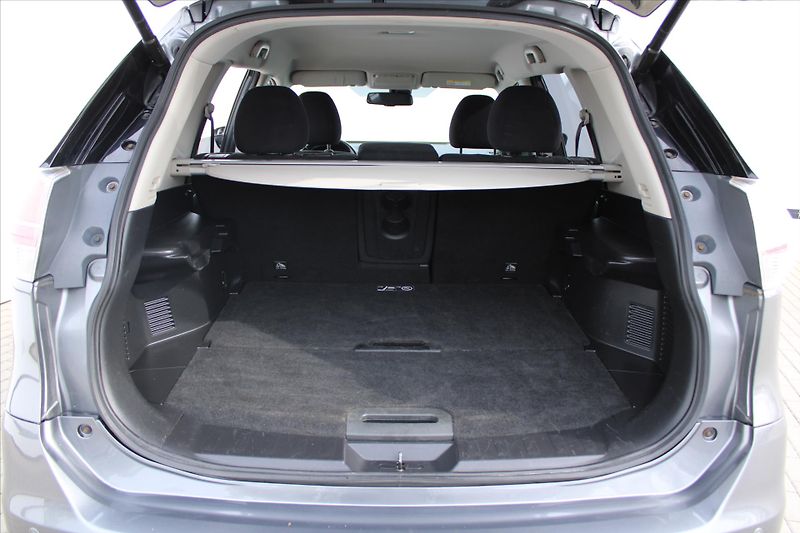 Nissan X-Trail 1.6 dCi 96kW 4x4 ACENTA - fotka 11 z 26