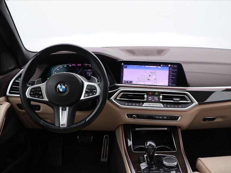BMW X5 3,0 40 250kW xDrive Mpaket DPH - fotka 34 z 42