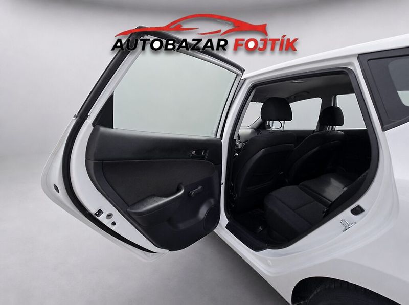 Hyundai i30 (2010) 1.4 CVVT 80KW klima - fotka 13 z 20