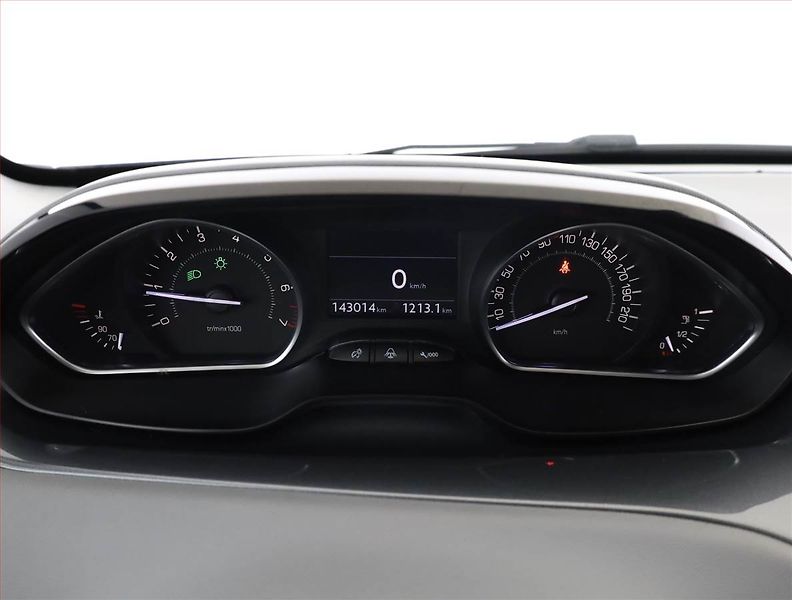 Peugeot 208 (2012) 1.4 VTi, Serv.kniha, Tempomat - fotka 9 z 16