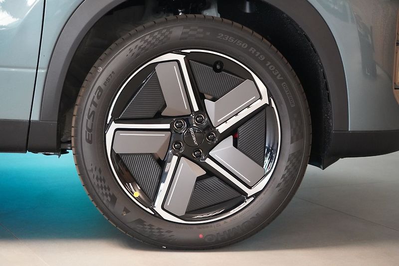 Jaecoo 7 1.6 T-GDI AWD DCT EXCLUSIVE - fotka 6 z 34