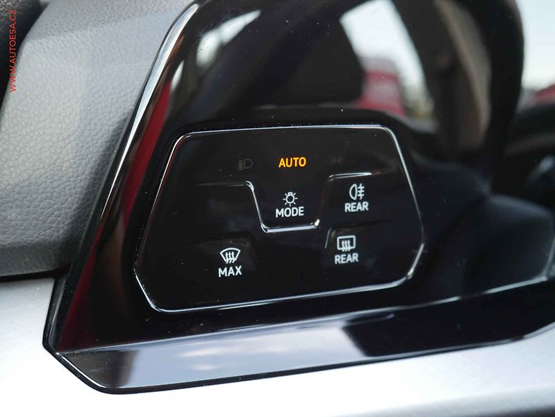 Volkswagen Golf (2023) 2.0 TDi, 1.maj,ČR, Life - fotka 18 z 18