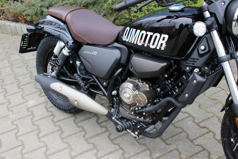 QJ Motor SRV 125 (2026) 2026 SKLADEM - fotka 4 z 8