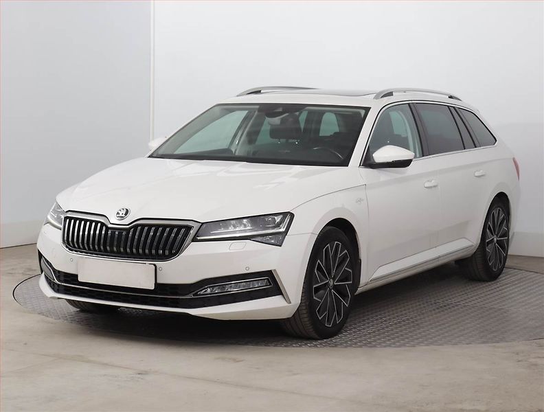 Škoda Superb (2021) Laurin&Klement 2.0 TDI - fotka 2 z 22