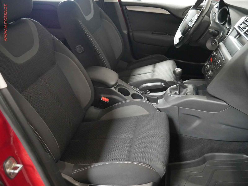 Citroën C4 (2016) 1.2i, 2.maj,ČR, STK6/28 - fotka 12 z 17