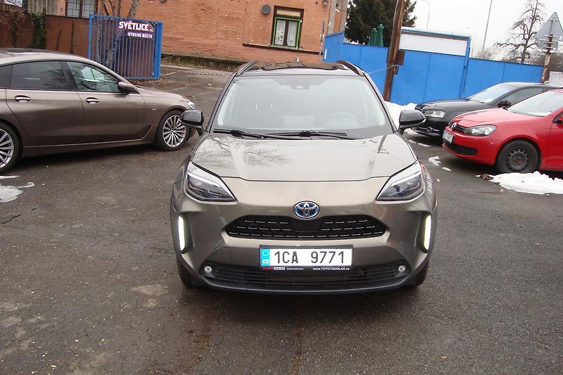 Toyota Yaris Cross (2024) 1.5 Hybrid,ČR,1.Maj.Exetucive - fotka 2 z 83