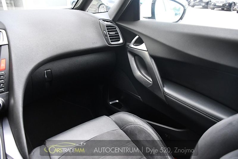 Citroën DS5 2.0HDi PANORAMA KESSY - fotka 23 z 46