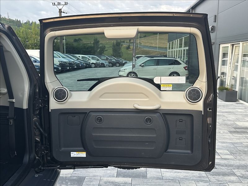 Mitsubishi Pajero 3,2 DI-D 190PS  Instyle-7 4x4 - fotka 42 z 54