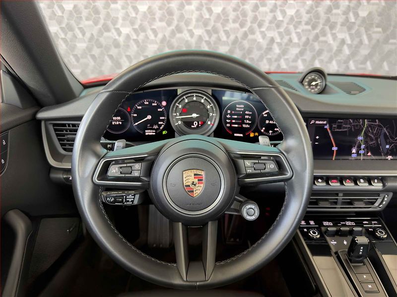 Porsche 911 (2024) Carrera S - fotka 17 z 23