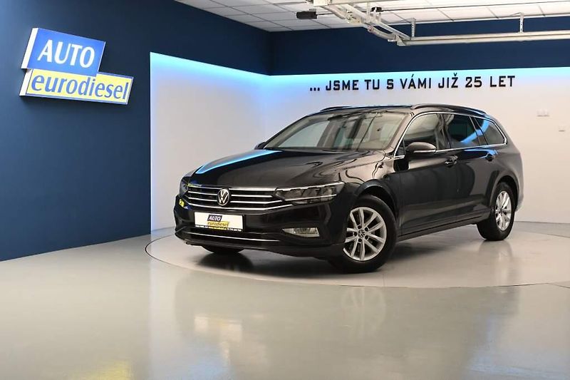 Volkswagen Passat (2023) 2.0 LED DSG ACC VIRTUAL Kamera - fotka 2 z 34