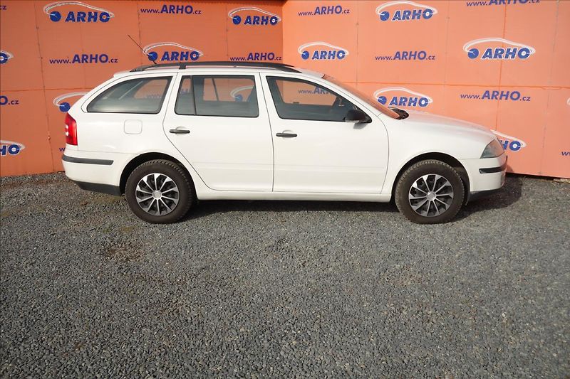 Škoda Octavia 1,6 i 75KW, ČR, SERVIS. KN. - fotka 8 z 35