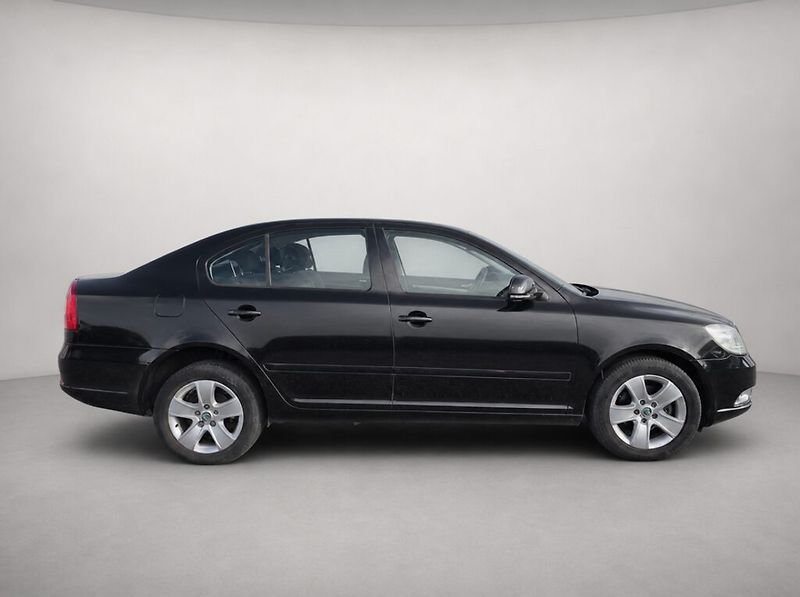 Škoda Octavia (2012) 1.6 TDi 77Kw Elegance - fotka 8 z 23