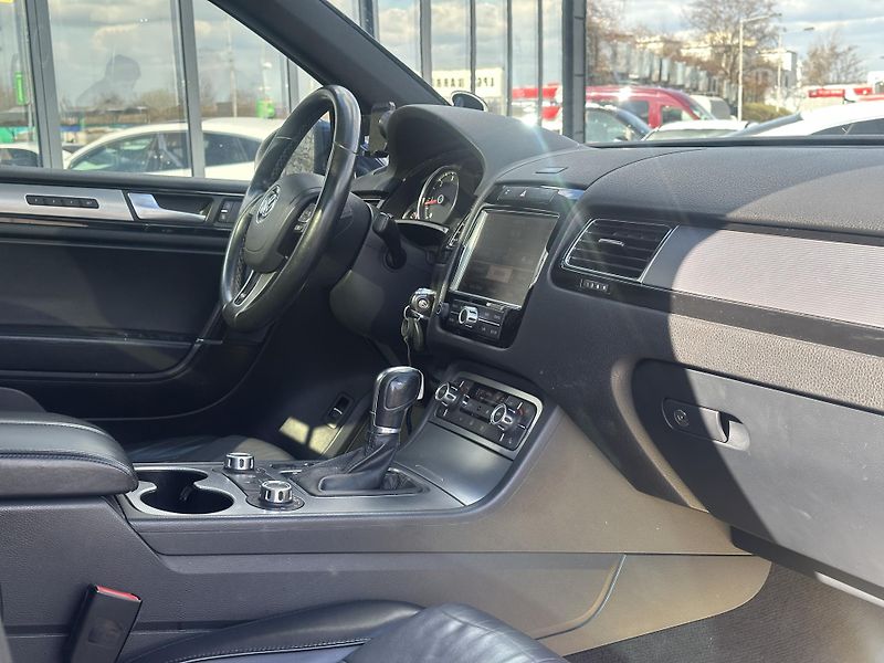 Volkswagen Touareg (2012) Volkswagen Touareg 2012 - fotka 19 z 22