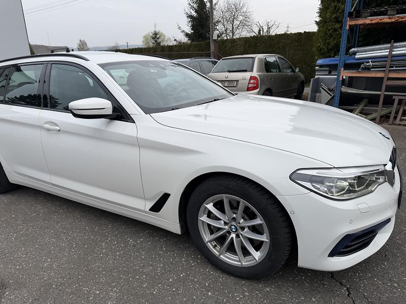 BMW Řada 5 (2019) 530 d - fotka 2 z 11