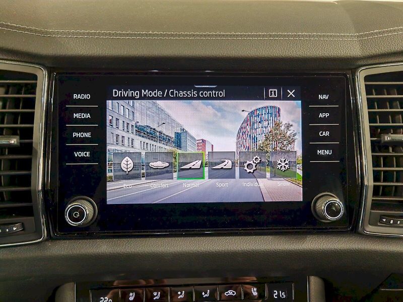 Škoda Kodiaq (2022) 2.0 TSI 140 kW DSG 4x4 L&K - fotka 10 z 30
