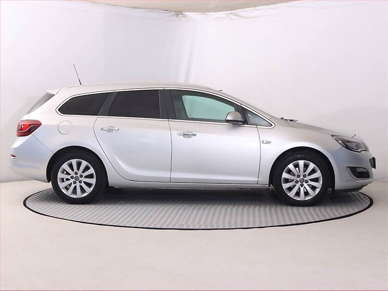 Opel Astra (2013) 1.7 CDTI, Serv.kniha, nová STK - fotka 6 z 16