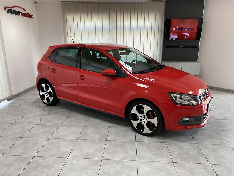 Volkswagen Polo 1.4 TSí GTi 132 kW DSG Bi-Xeno - fotka 2 z 23