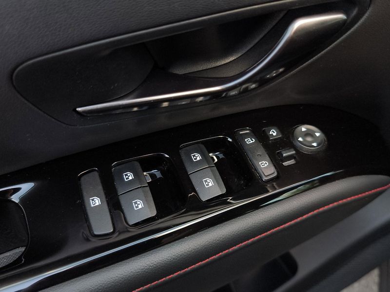 Hyundai Tucson (2022) N-line 1.6 T-GDI MHEV 110kW, Č - fotka 13 z 28