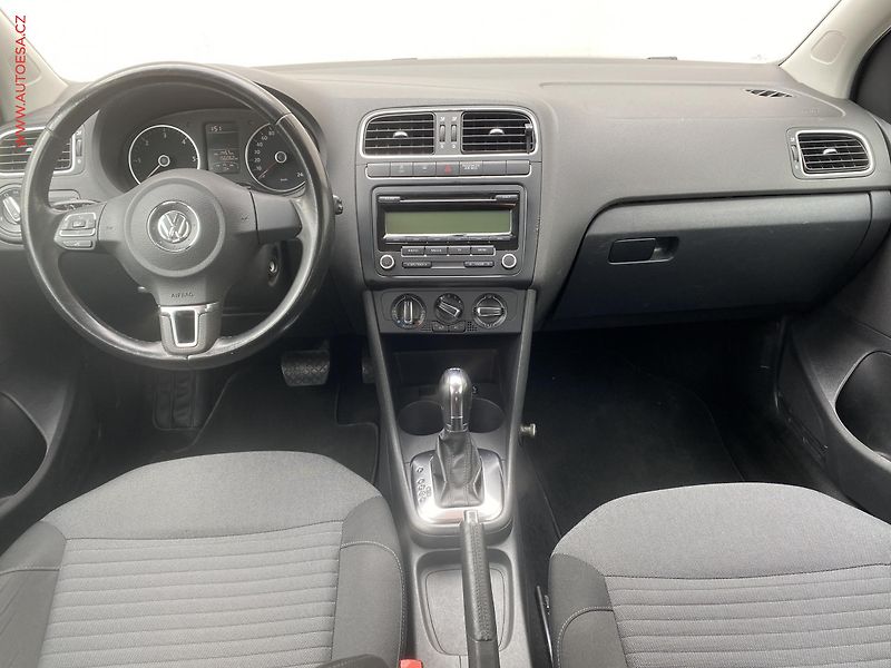 Volkswagen Polo (2010) 1.6 TDi, Comfortline, DSG - fotka 8 z 14