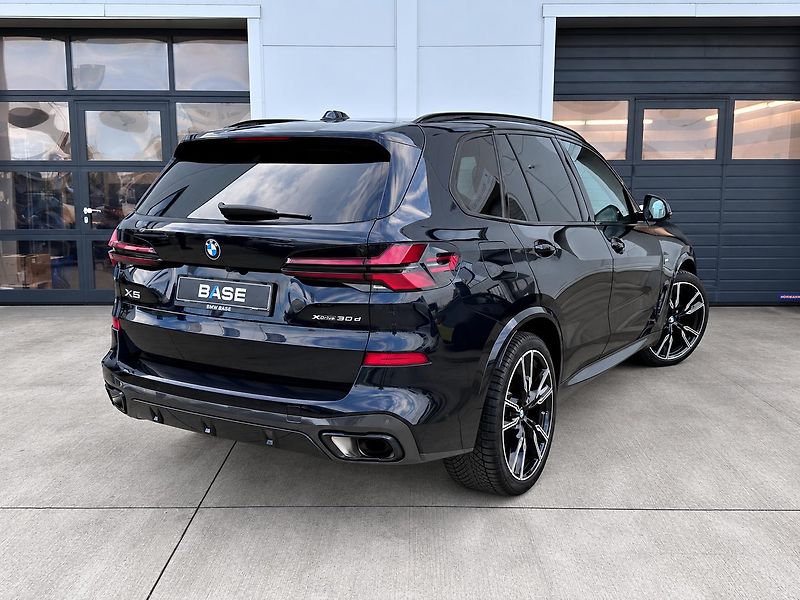 BMW X5 xDrive30d M-Sport PRO - fotka 4 z 34
