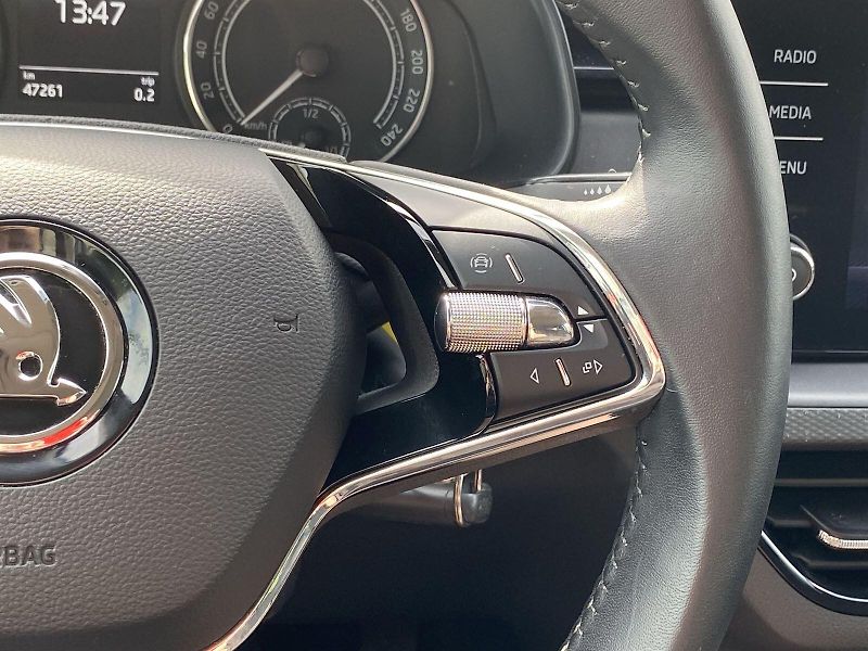 Škoda Scala (2023) 1.0 TSI DSG Ambition - fotka 15 z 28
