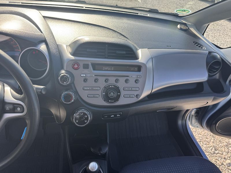 Honda Jazz (2009) 1.2i, 1MAJITEL,82TIS.KM,PĚKNÉ - fotka 20 z 39