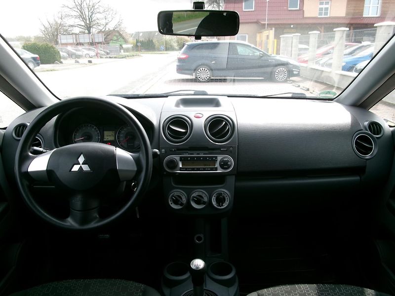 Mitsubishi Colt (2012) 1,3i - ZADÁNO  - fotka 13 z 25