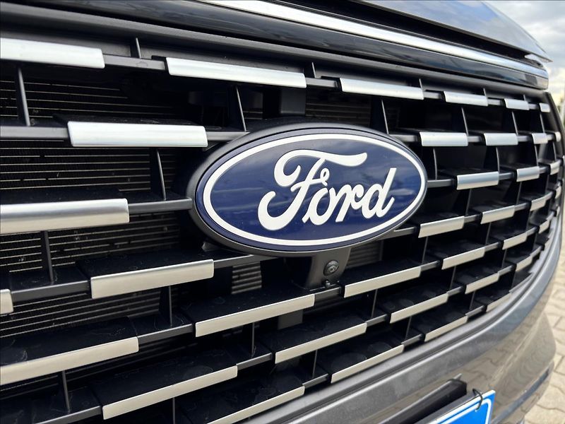Ford Tourneo Custom 2,0 125kW Titanium X AWD L2 - fotka 9 z 48