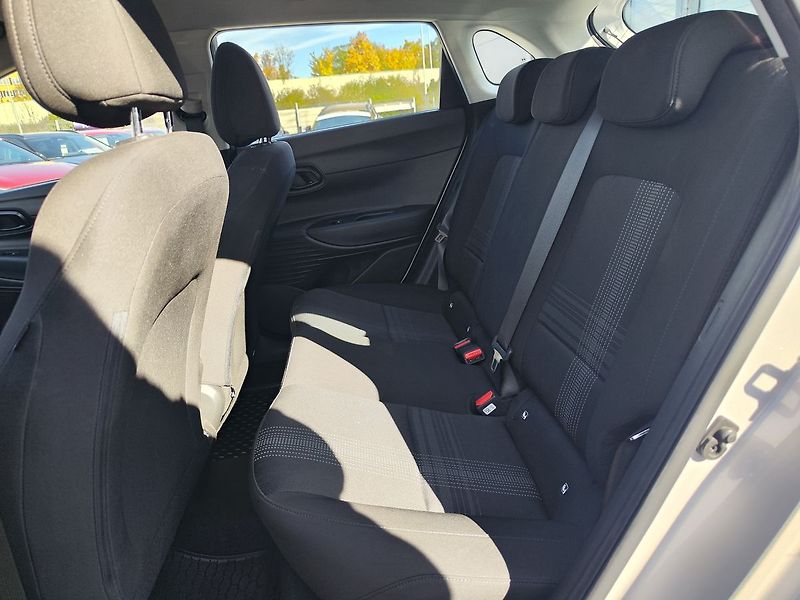 Hyundai i20 1.0 T-GDI/74kW Comfort Club AT - fotka 10 z 29