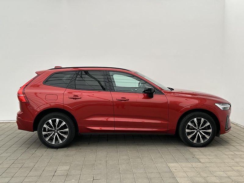 Volvo XC60 2.0  B5 4x4 Plus - fotka 7 z 27