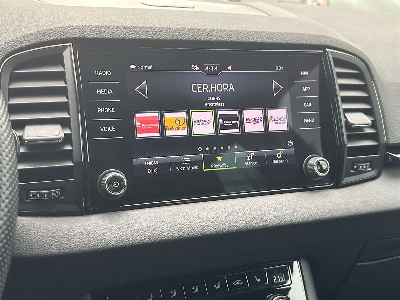 Škoda Karoq (2022) 2.0 TSI 4x4 DSG SportLine - fotka 12 z 35