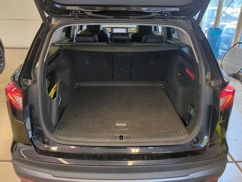 Škoda Enyaq 150kw, iV80 19ALU SOH 96% - fotka 9 z 10