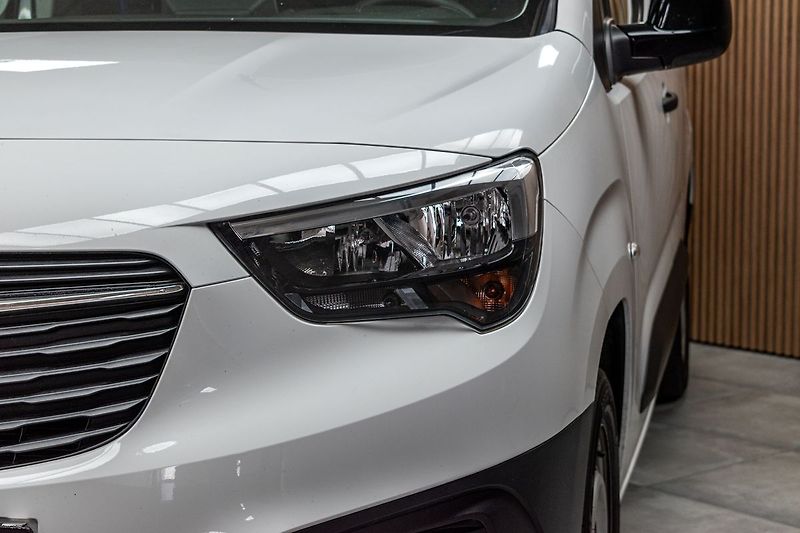 Opel Combo 1.5 CDTi TAŽNÉ*VESTAVĚNÁ DÍLNA - fotka 24 z 31