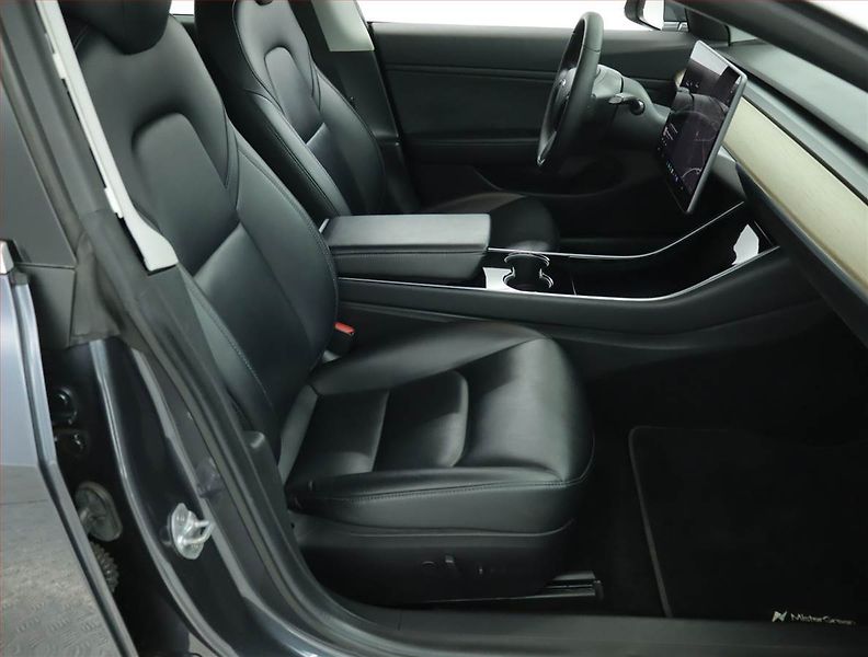 Tesla Model 3 (2019) Long Range 4WD 82kWh, SoH 86% - fotka 9 z 22