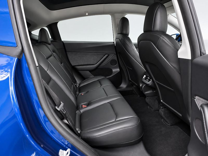 Tesla Model Y (2022) Long Dual Motor AWD-FSD-2022 - fotka 17 z 21