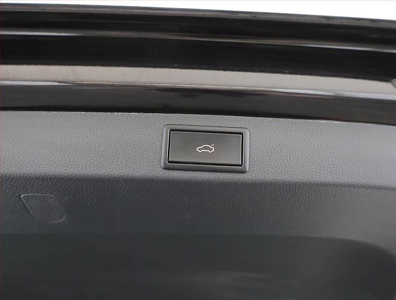 Škoda Karoq (2019) Style 1.5 TSI - fotka 19 z 21
