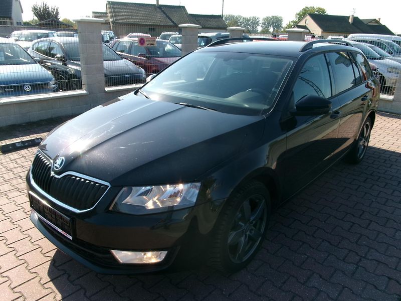 Škoda Octavia 2,0 TDI AUTOKLIMA - fotka 1 z 40