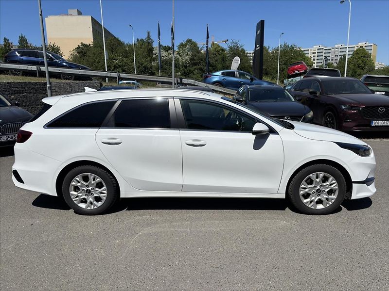 Kia Ceed 1,5 TGDi 118kW AT TOP KAMERA - fotka 6 z 43