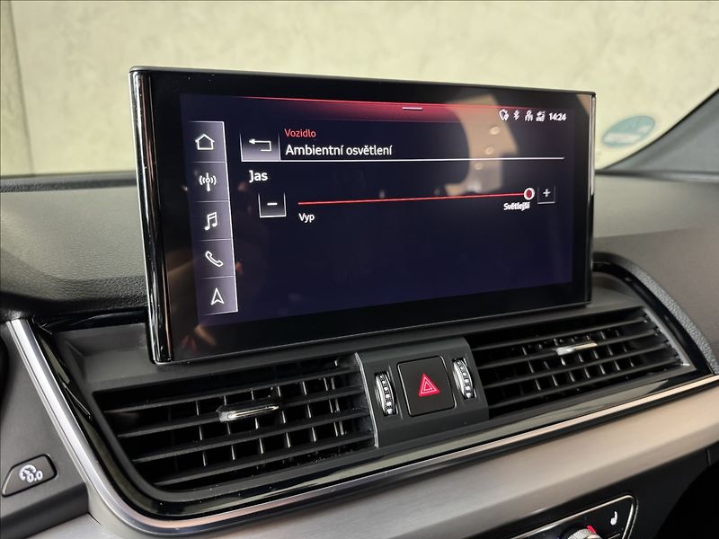 Audi Q5 2,0 TDi  Quattro S-Line Assist - fotka 32 z 50
