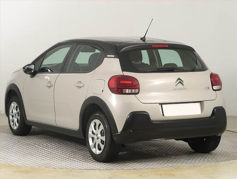 Citroën C3 (2021) 1.2 PureTech, ČR,1.maj - fotka 4 z 15