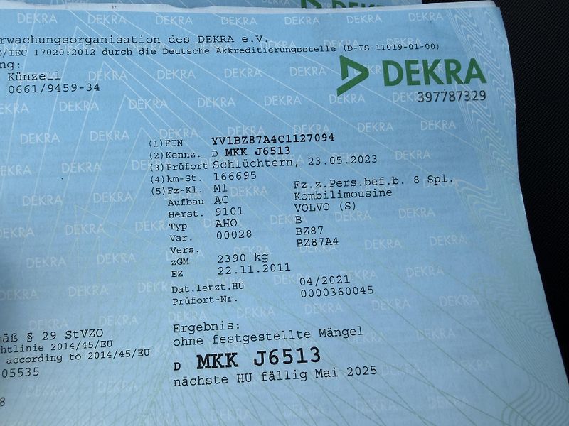 Volvo XC70 2.4 D4 4X4 MANUAL SERVISKA - fotka 34 z 45