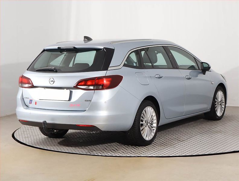 Opel Astra (2016) 1.6 CDTI, Navi, Tempomat - fotka 5 z 15