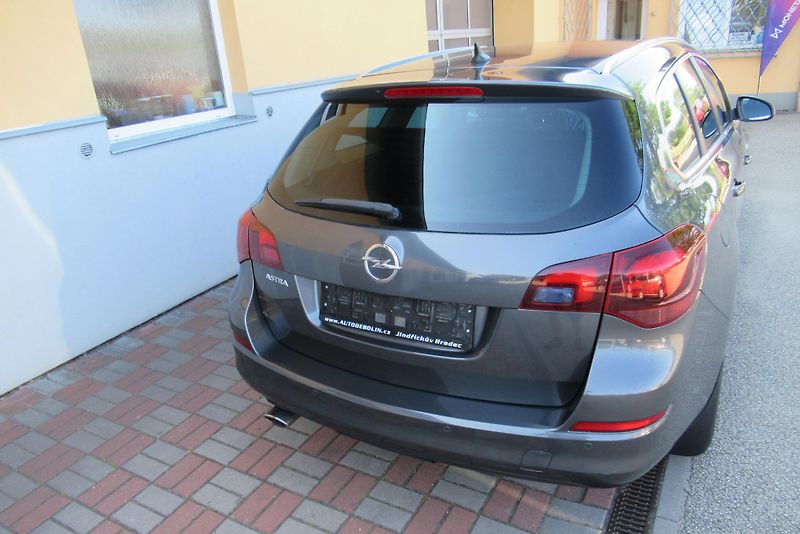 Opel Astra 1.4i AUT. KLIMA NAVIGACE - fotka 7 z 25