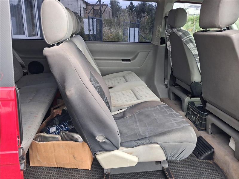 Volkswagen Caravelle 2,5 8míst, TZ, webasto,kamera - fotka 11 z 19