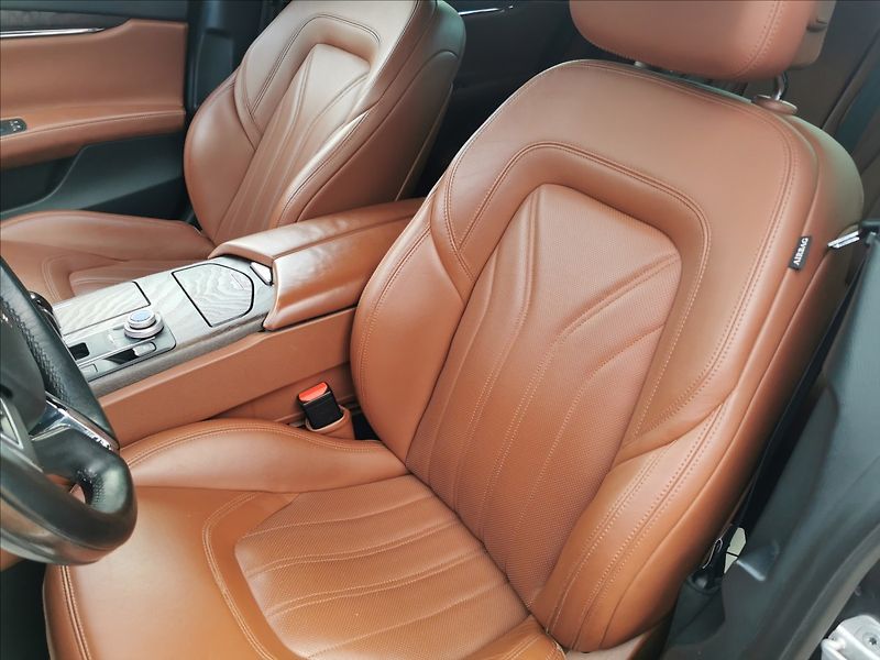 Maserati Quattroporte 3.0 V6 GranLusso - fotka 22 z 27