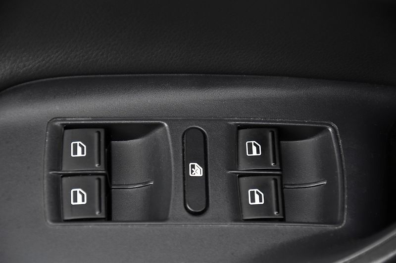 Seat Ibiza FR 1.6 TDi CR,XENON,KŮŽE,FACE - fotka 15 z 47