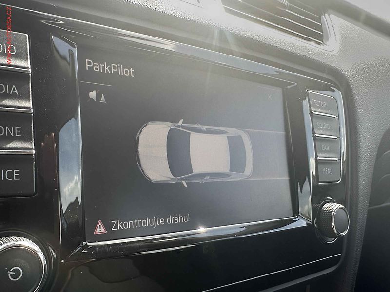 Škoda Octavia (2016) 1.4 TSi, ČR, Bixenon - fotka 15 z 21